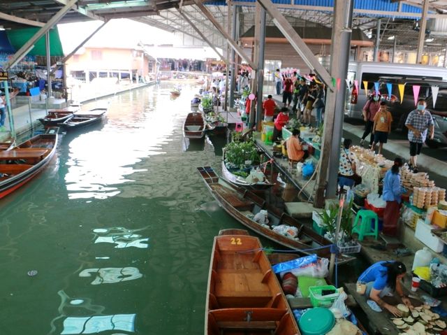 เที่ยวตลาดน้ำ ดำเนินสะดวก ราชบุรี