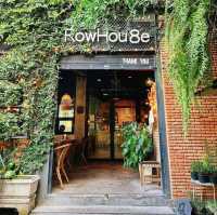 จิบกาแฟ @ RowHou8e Cafe 