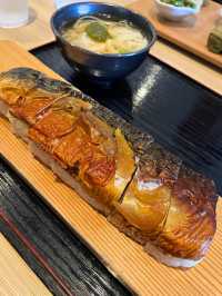 【奈良】奈良名物の柿の葉ずしと三輪そうめんが食べれる🥢