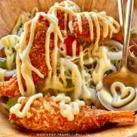 นั่งทานอาหารแบบฟินๆ ริมน้ำ สุดแสนโรแมนติก …