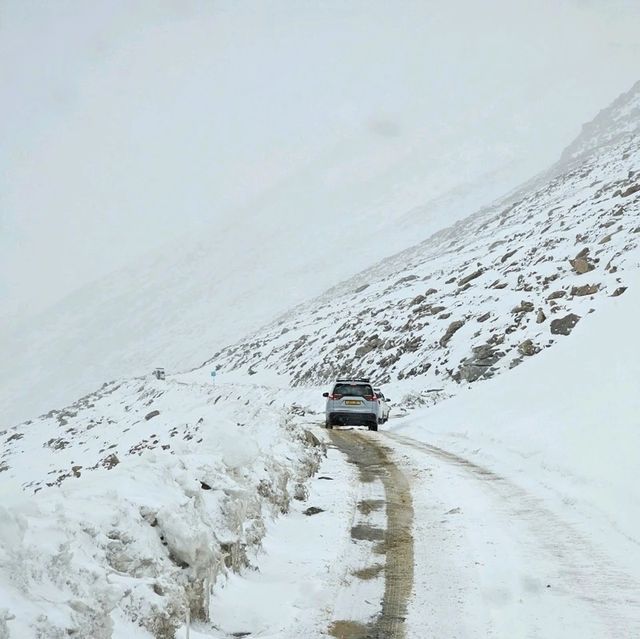 Chang La Pass