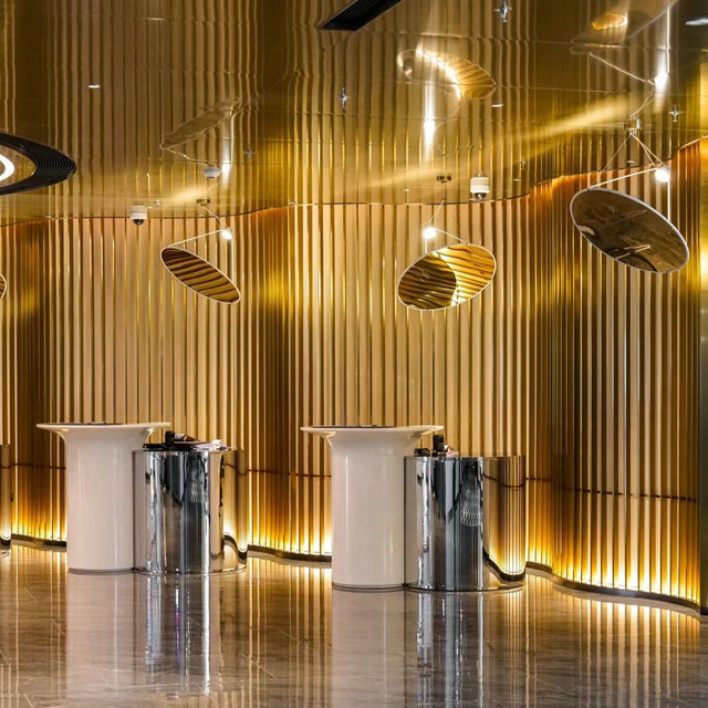 高雄中央公園英迪格飯店🏨繽紛色彩、創意設計