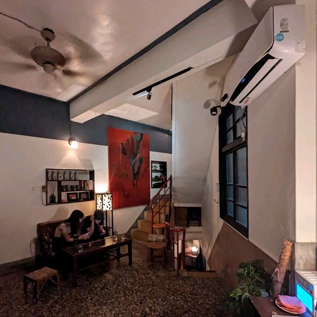台南-深夜三角老宅裡的酒吧咖啡：角窟酒吧咖啡