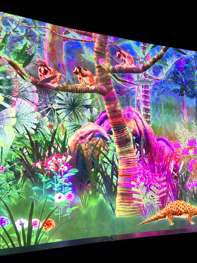 Amazing Glass Rotunda Digital Flora and Fauna