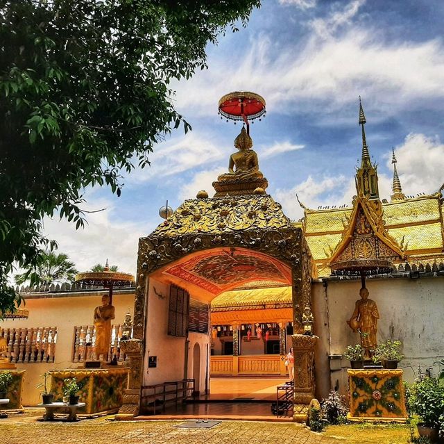 สักการะพระธาตุจอมสัก 1 ใน 9 จอม ของเชียงราย 