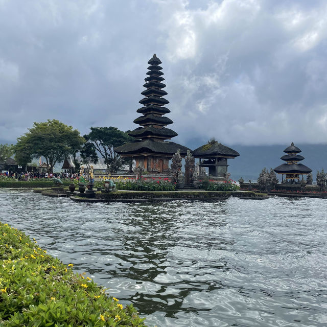 I was very amazed, by this two balinese temples in the North of Bali