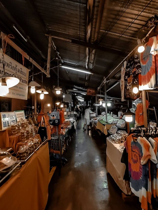 ตลาดน้ำอัมพวา