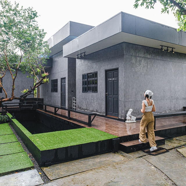บ้านพักในจังหวัดเลย มีสระกว้างและอ่างจากุชซี่