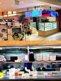 Having Breakfast at Han’s Union in JEM