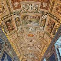 [ヴァチカン]ローマ市内の独立国ヴァチカンの美術館[ヴァチカン美術館]