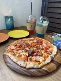 【福岡カフェ】土日しか開かないカフェ✨️ピザ窯で焼くピザがおすすめ🍕