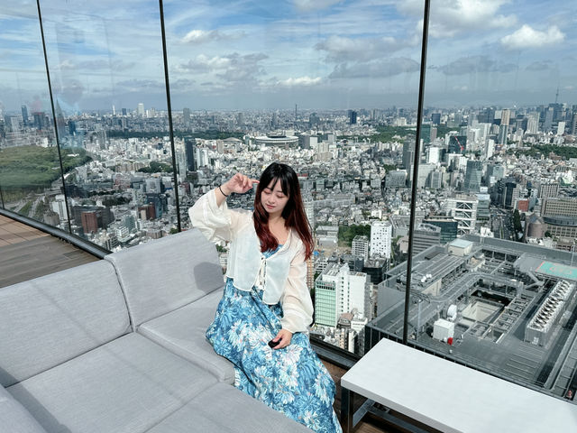 東京涉谷sky景觀台 這邊真的要大推一下！這邊可以俯瞰全東京市區盡收眼底！有樓下玻璃景觀台也有樓上露天景觀