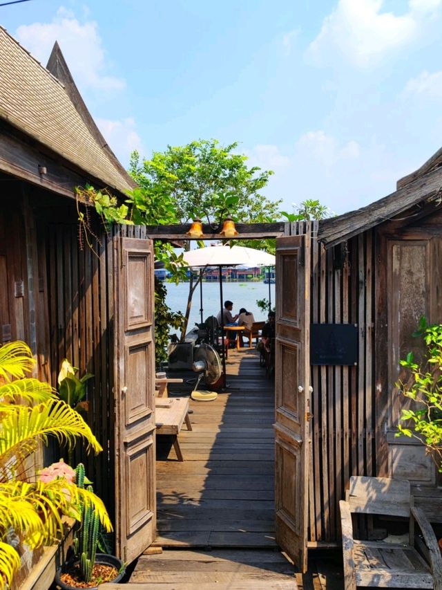 บ้านทองกลับ คาเฟ่ - Baan Thong Krub Cafe 