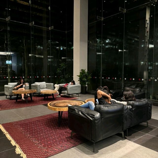 Convenient and Cozy Stay Near the Airport