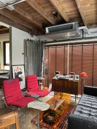 Vinyl & Wine คาเฟ่/บาร์ลับใจกลางเมืองเชียงราย