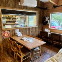 ピアノと薪ストーブのカフェ「小倉カフェ」