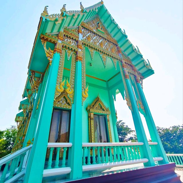 โบสถ์เขียว เหนี่ยวทรัพย์ วัดไทร