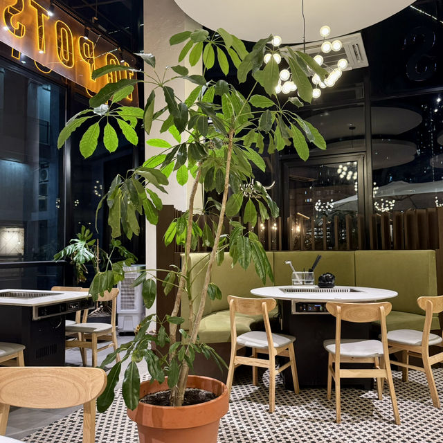 10pots: Your Go-To Spot for Steamboat and More