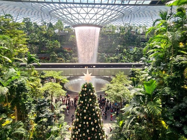 A Christmas vibe at Changi Jewel