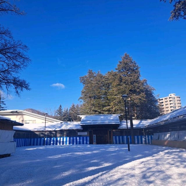 北海道旅遊😍北海道神宮🥳品嚐神宮茶屋馳名牛乳雪糕和福餅😋