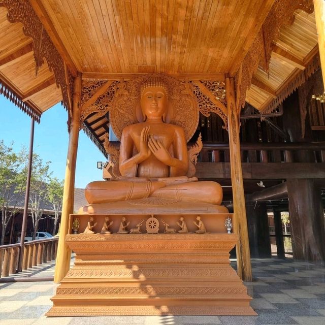ไหว้พระขอพร ปีใหม่ให้โชค
