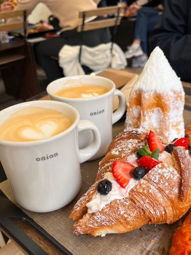 韓国の話題カフェ☕️可愛さ映え美味しさ間違いなしの「onion」🍓💗