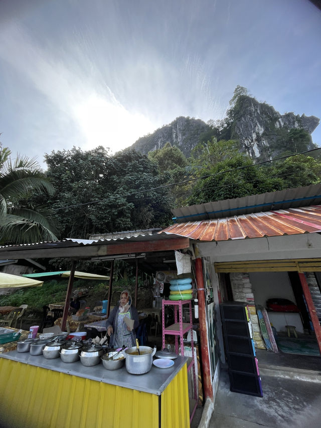 Traditional breakfast in Gunung Reng 