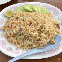 ครัวลุงยิ้ม อาหารบ้านๆ สุดแสนอร่อย ในจันทบุรี