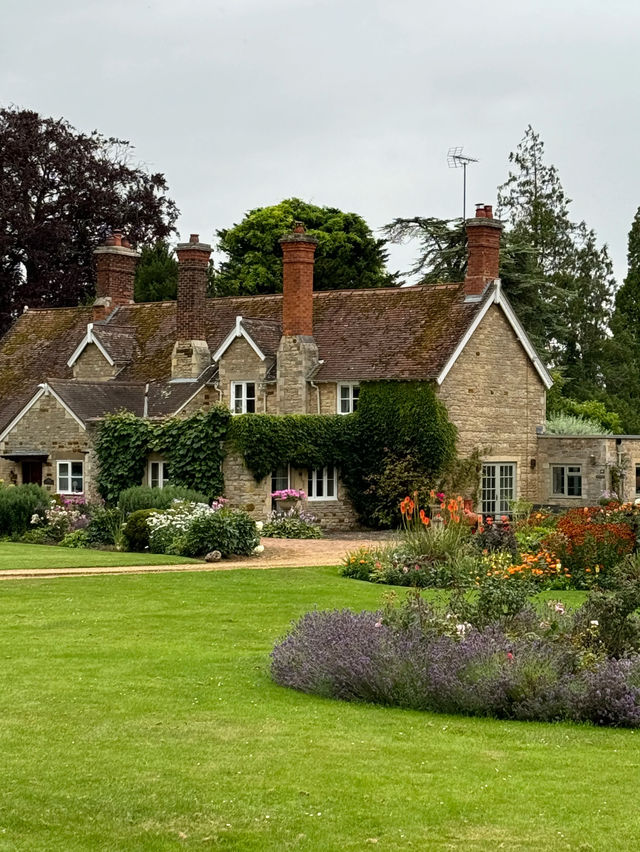 🏰 Castle Ashby Gardens: A Hidden English Gem