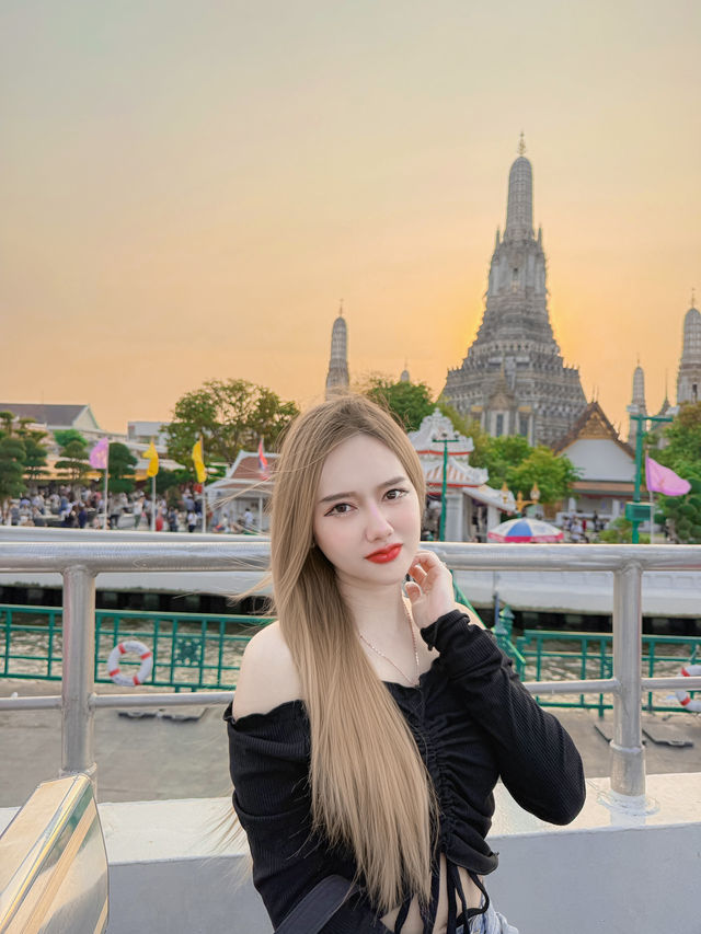 นั่งเรือเจ้าพระยา ชมวิววัดอรุณราชวราราม 