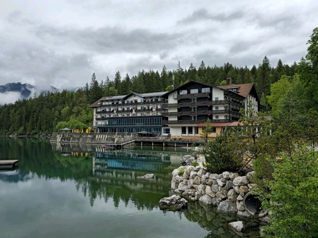 艾泊湖(Eibsee)‐探索這片如夢似幻的天然湖泊🏞️✨，每一個角落都讓人心醉不已📸🤩