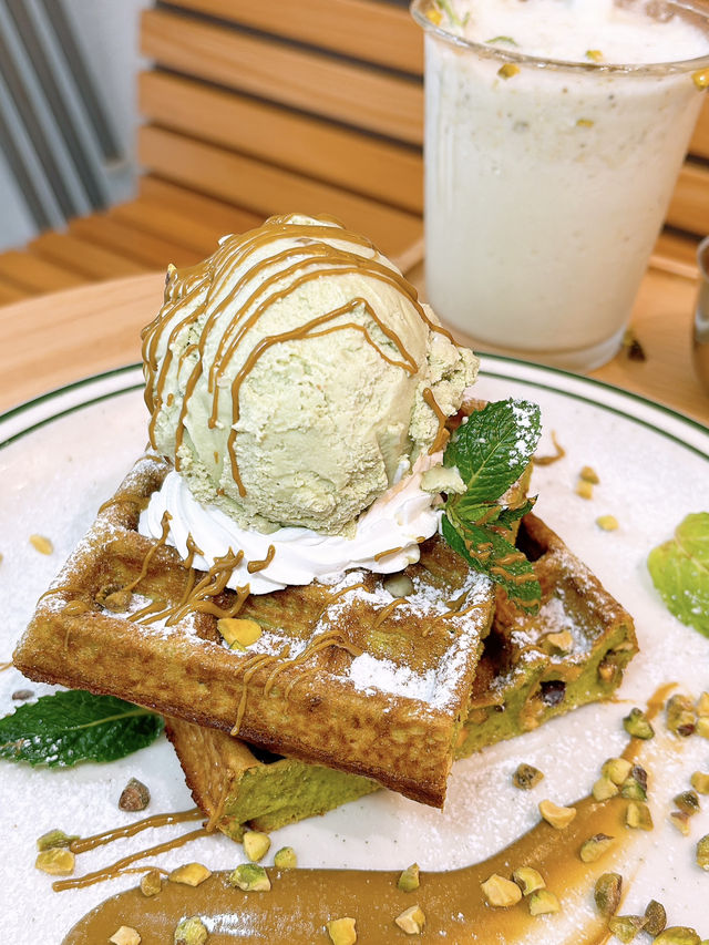 🎏Green Waffle新推‼️開心果斑蘭窩夫配開心果雪糕 💚