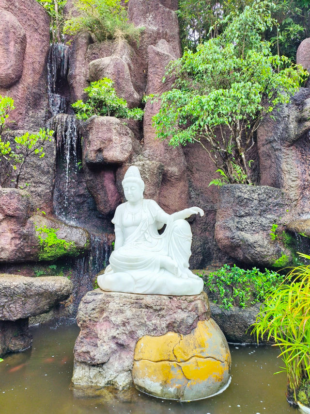 Linh Chua Linh Tu Temple – A Sacred Sanctuary in the Clouds 