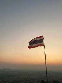 พิชิตยอดเขาล่องเรือตาหมื่นอัญมณี