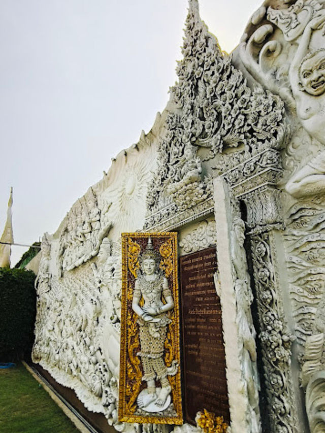 🤩 วัดข่อย ความสวยที่มีเอกลักษณ์