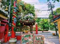 泰國曼谷市中心沙吞區老城區著名華人文化古跡寺廟景點：伯公宮，祈福身體健康很靈驗，適合打卡拍照📸祈福冥想