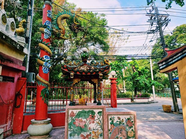 泰國曼谷市中心沙吞區老城區著名華人文化古跡寺廟景點：伯公宮，祈福身體健康很靈驗，適合打卡拍照📸祈福冥想