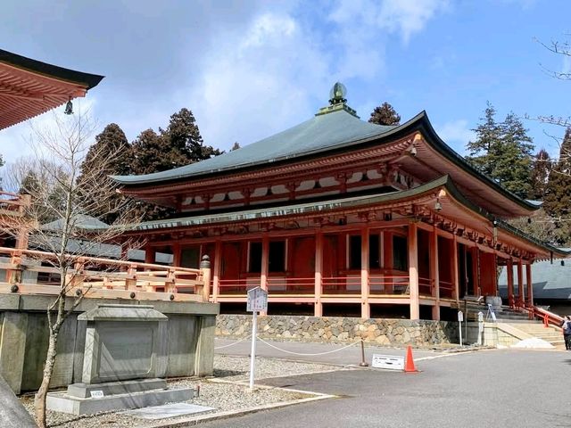 比叡山延曆寺，徜徉杉林古剎、搭纜車賞琵琶湖