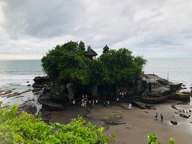 【バリ島】タナロット寺院 観光ガイド