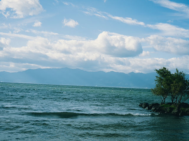 琵琶湖を望む絶景カフェ！滋賀県「シャーレ水ヶ浜」で過ごす癒しのひととき
