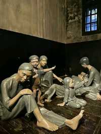 HOA LO PRISON.