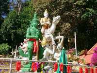 ไหว้พระธาตุผาเงา  เชียงแสน