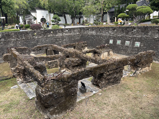 アジアの巨大スラムだった九龍城跡にある九龍塞城公園