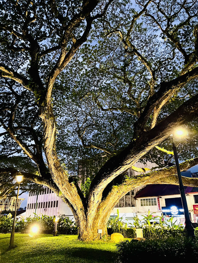 The Old Courthouse Kuching: A Timeless Colonial Landmark and Photogenic Gem 