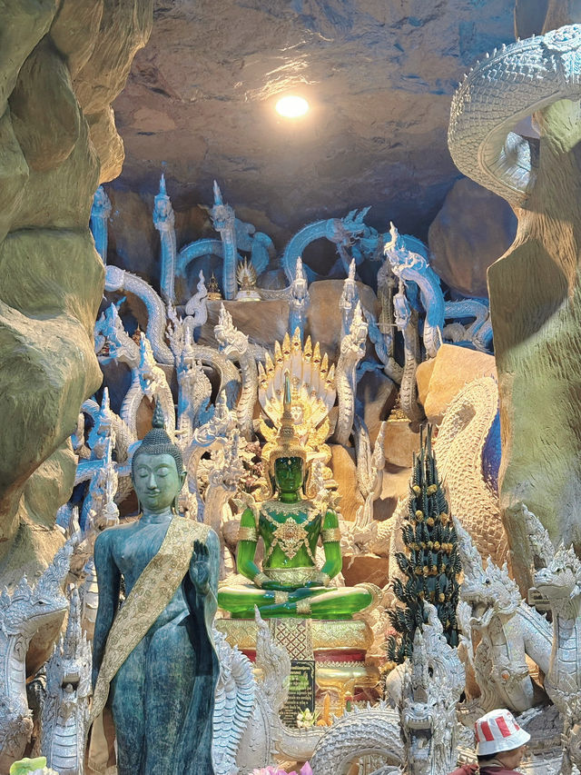 พาไปชมถ้ำพญานาค ที่วัดมณีวงศ์ นครนายก