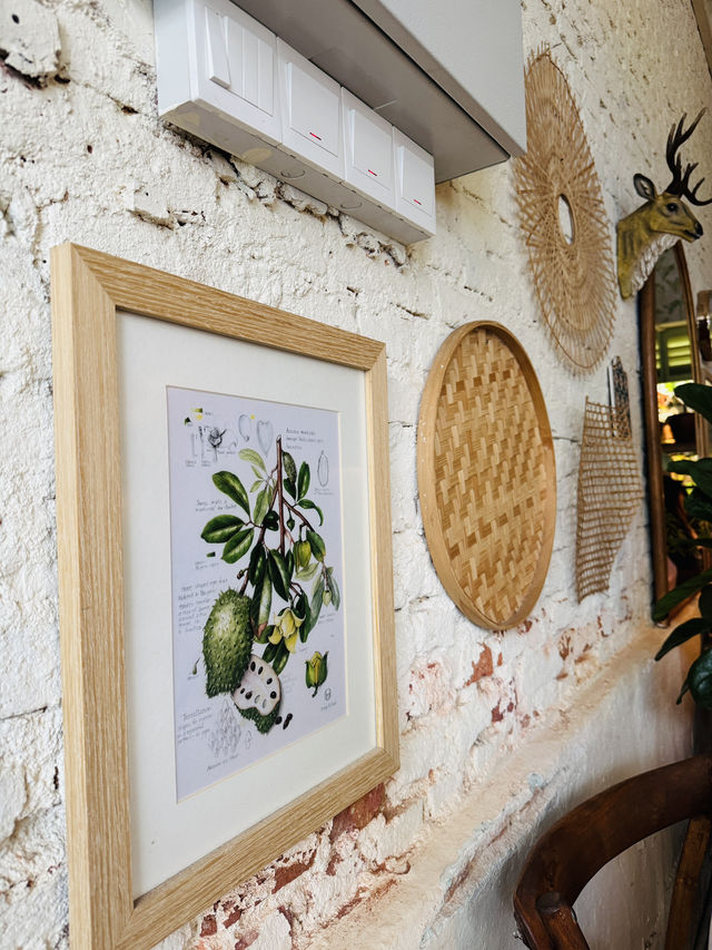 Hidden Garden Café in Georgetown?