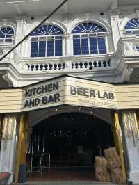 Modern and casual bar in the heart of Georgetown