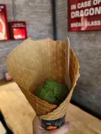 🇸🇬Big Cones Matcha Icecream🍦Udders Singapore 