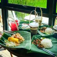 มีนา คาเฟ่ : คาเฟ่ยอดนิยมในจังหวัดกาญจนบุรี 