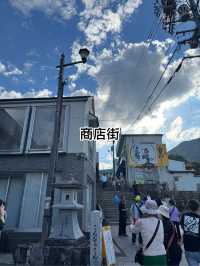 : 「港女征服金刀比羅宮！785級天梯爬上去你可以實現願望+神馬禁摸令 附商店街停車費回贈秘技🇯🇵」**    ---